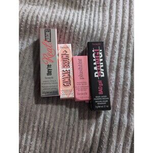 Benefit cosmetics sample set
